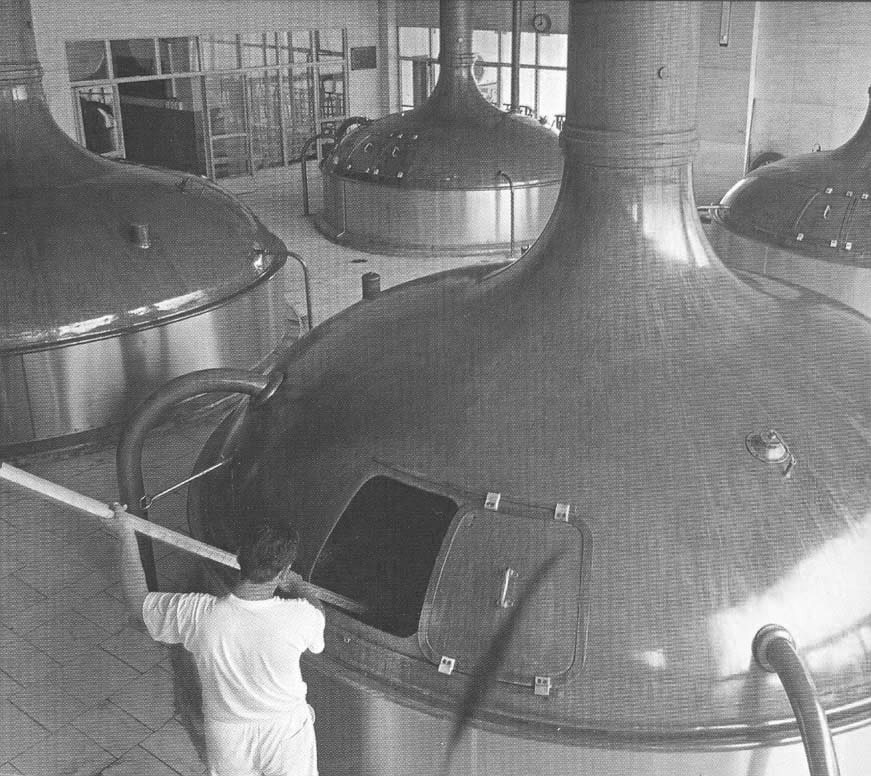 Archive photograph of the brewhouse, from the official URPINER website